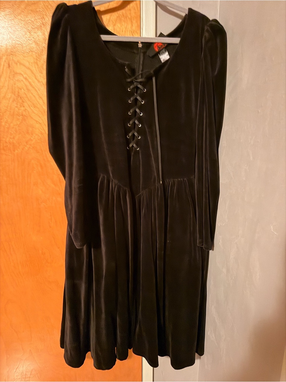 La Femme en Noir Sleepy Hollow Black Velvet Lace-Up Long Sleeve Dress
